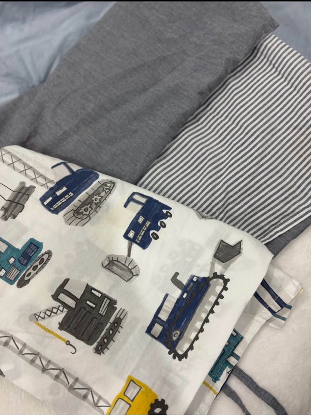 Pottery Barn Kids Twin Bedding Set - Picture 3 of 3